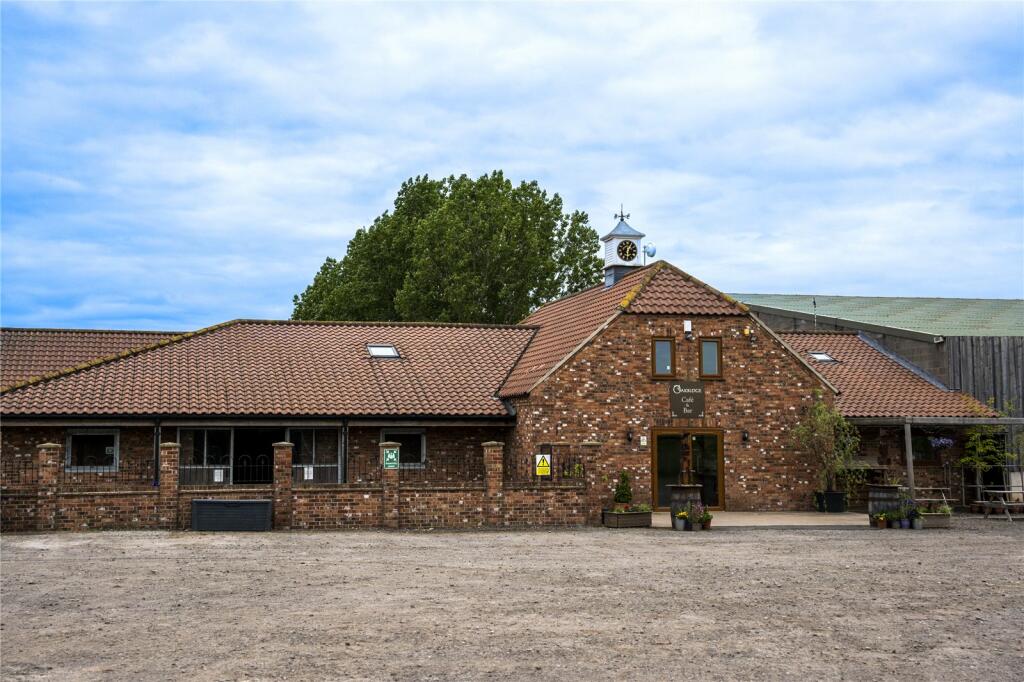 7 bedroom detached house for sale in Swinderby Road, Collingham, Newark
