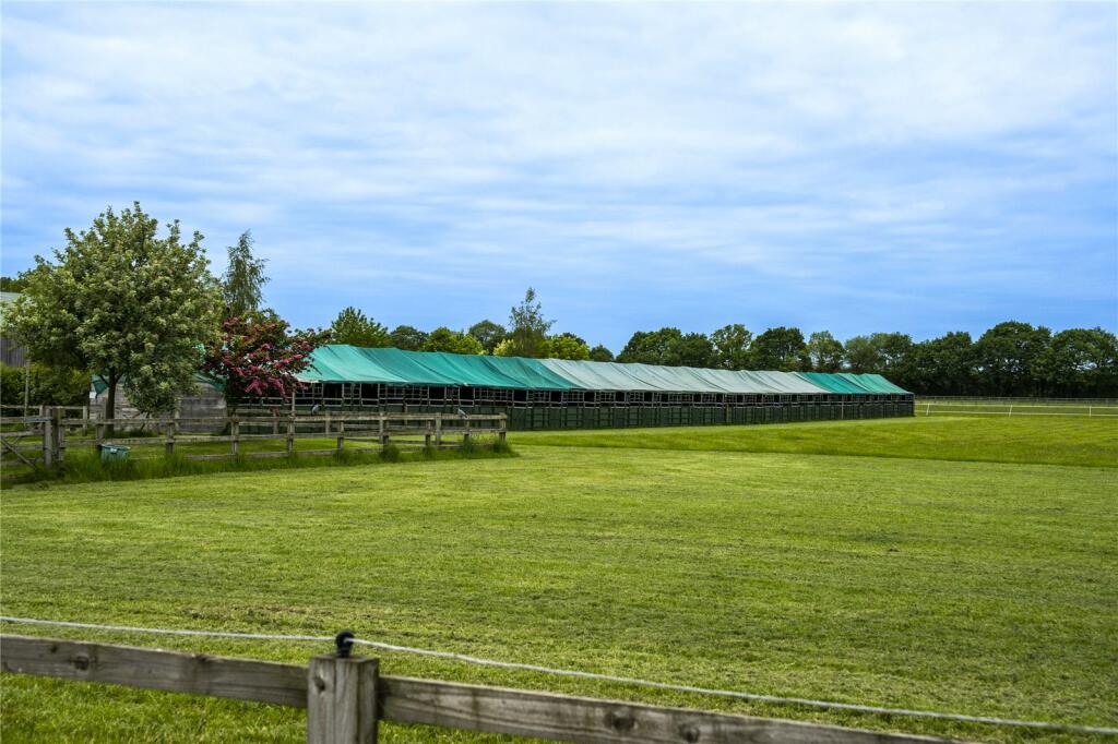 7 bedroom detached house for sale in Swinderby Road, Collingham, Newark