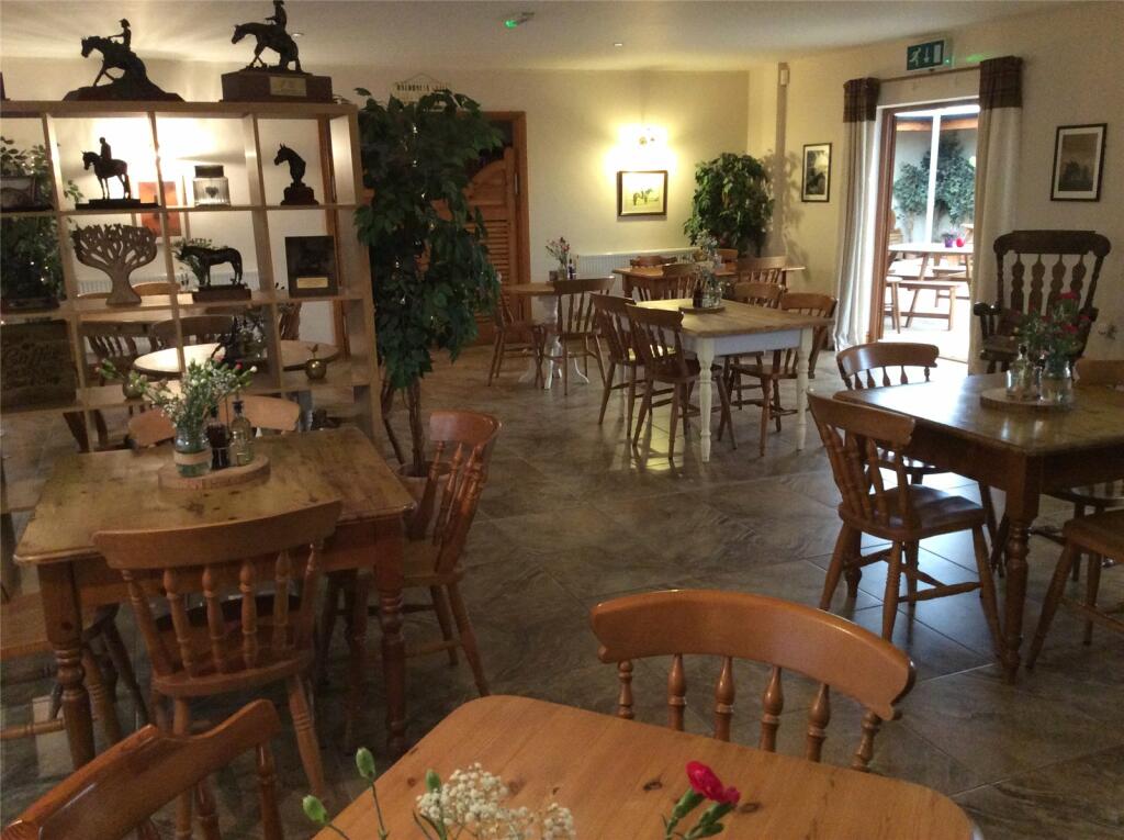 7 bedroom detached house for sale in Swinderby Road, Collingham, Newark