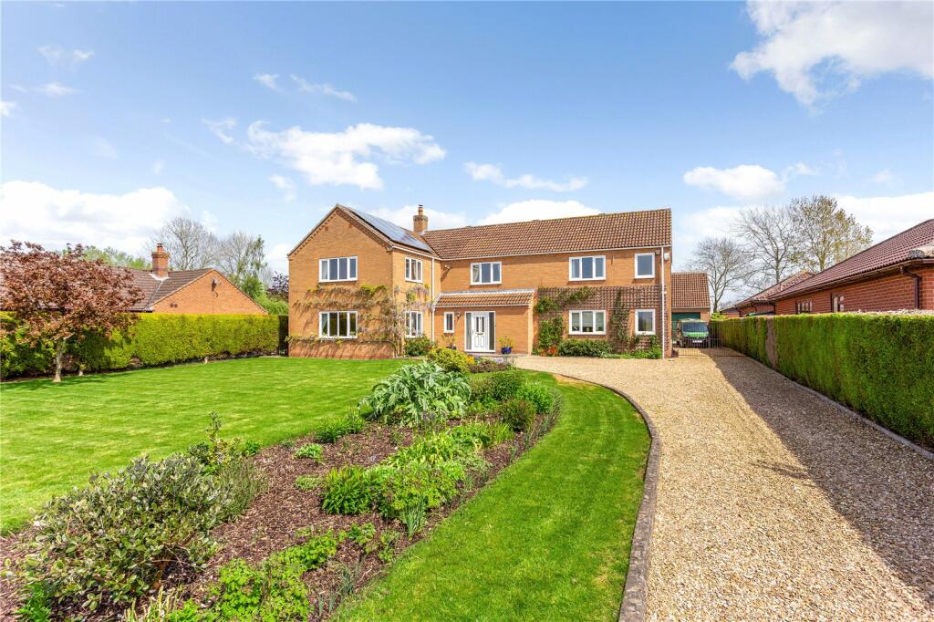 5 bedroom detached house for sale in The Florins, Silver Street