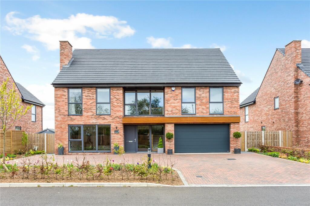 4 bedroom detached house for sale in Walnut Tree Close, Reepham, Lincoln, Lincolnshire, LN3