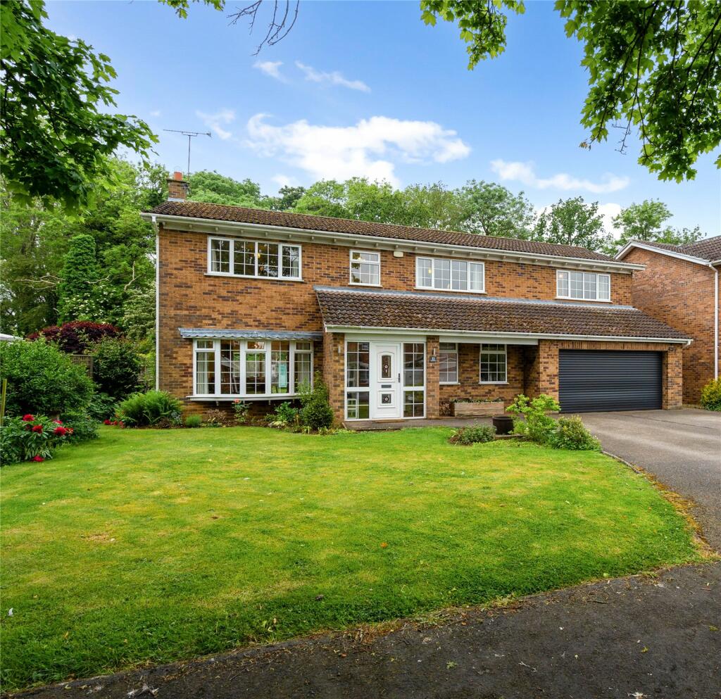 5 bedroom detached house for sale in Manor Drive, Sudbrooke, Lincoln