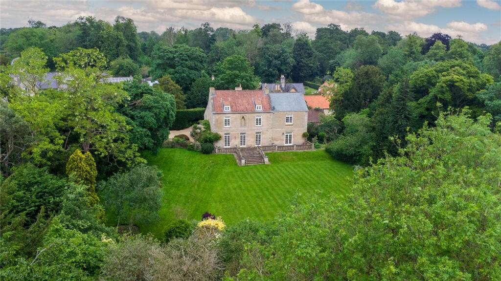 6 bedroom detached house for sale in The Cottage, 35 Main Street, South