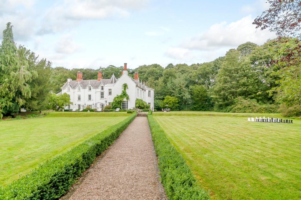 Equestrian facility for sale in Haygarth House, Babworth, Retford