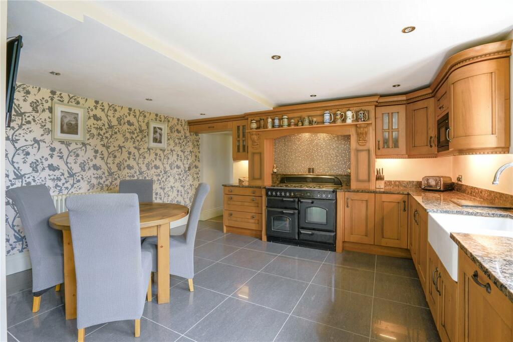 10 bedroom detached house for sale in Mansfield Road, Worksop