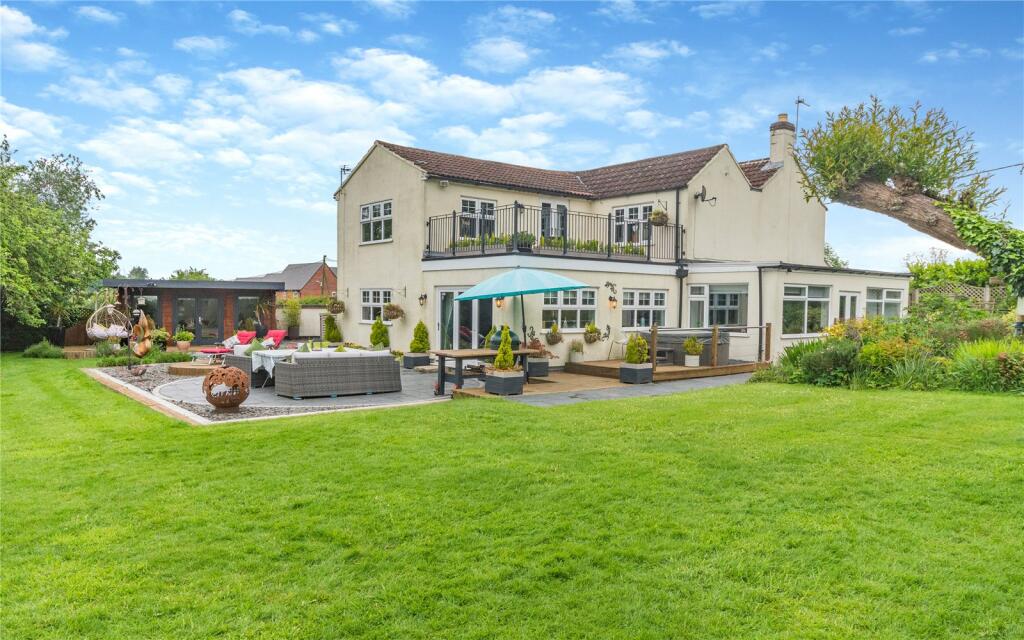 4 bedroom detached house for sale in Brick Kiln Lane, Shepshed