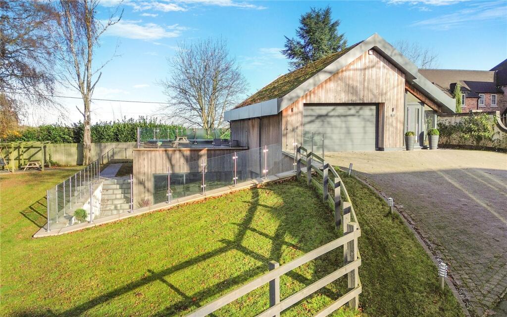 Main image of property: Barton Road, Market Bosworth, Nuneaton, Leicestershire, CV13