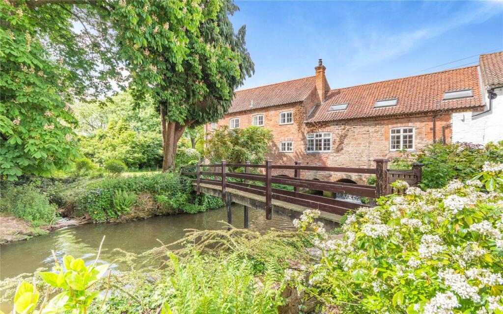 Main image of property: Epperstone Road, Lowdham, Nottingham, NG14