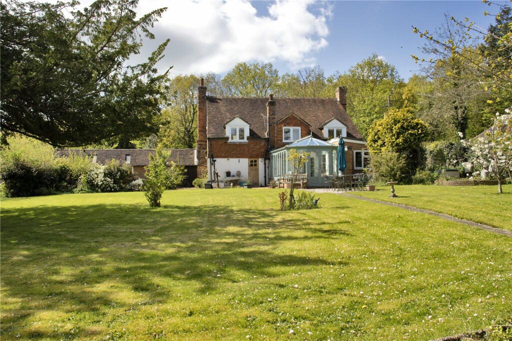 5 bedroom detached house for sale in Chapel Street, Ryarsh, West