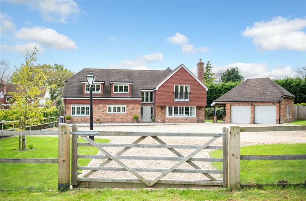 5 bedroom detached house for sale in Bank Lane, Hildenborough