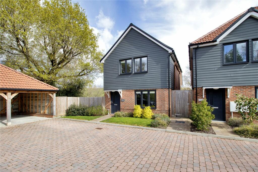 4 bedroom detached house for sale in Croft Road, Westerham, Kent, TN16