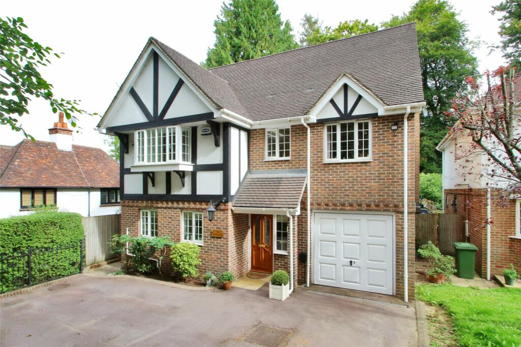 4 bedroom detached house for sale in London Road, Sevenoaks, Kent, TN13