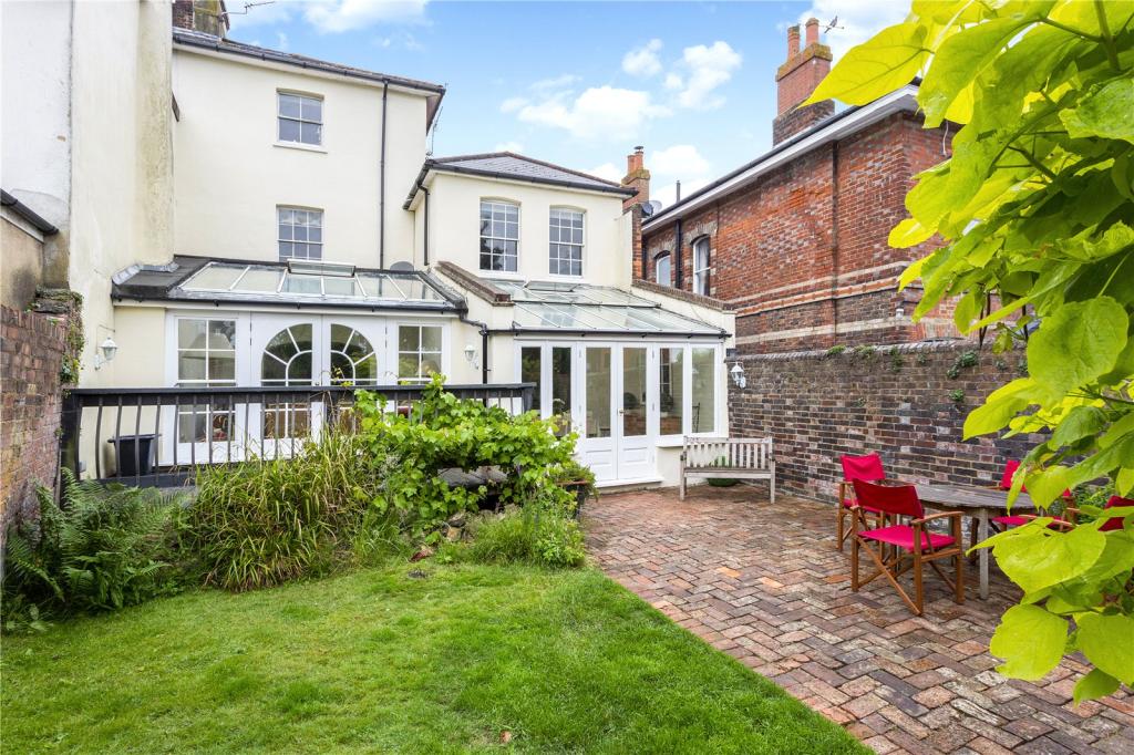5 bedroom semidetached house for sale in Quarry Hill Road, Tonbridge