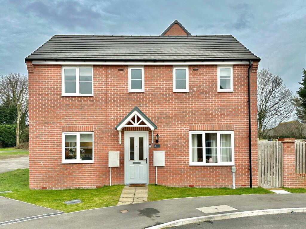 3 bedroom detached house for sale in Snowdrop Close, Easingwold, York, YO61