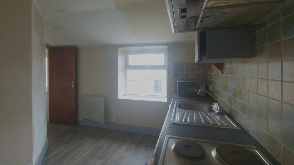 Additional property image - Flat 3, 76 Chatham Street, Ramsgate, Kent, CT11 7QB
