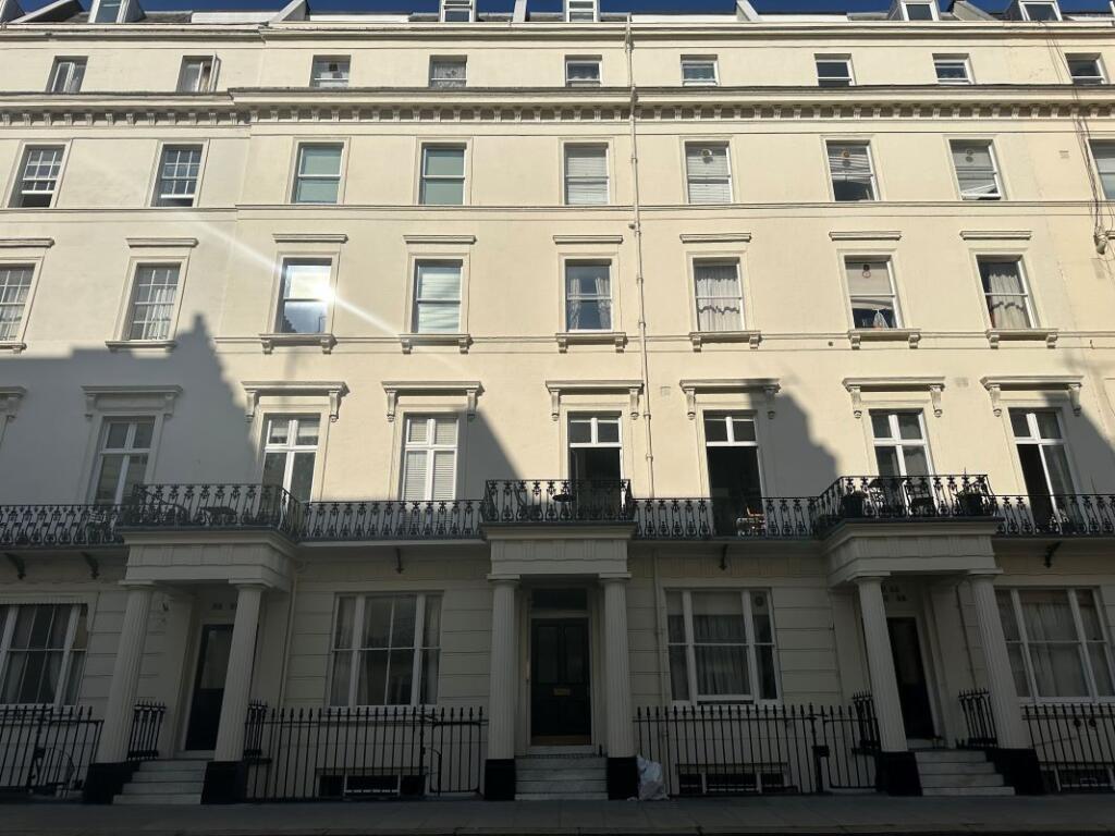 Main image of property: Flat 3 Forbes House, 32-36 Gloucester Terrace, London, W2 3DA
