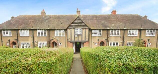 Main image of property: 192 Falloden Way, London, NW11 6JE