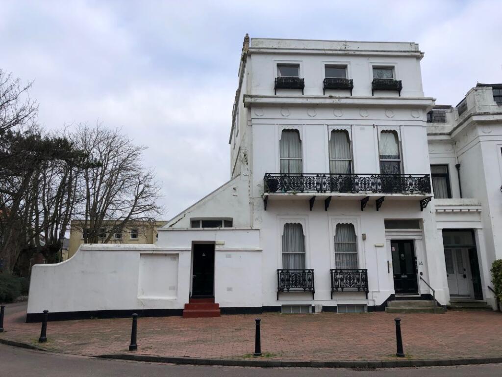 Main image of property: Flat 5, 14 Park Crescent, Worthing, West Sussex, BN11 4AH
