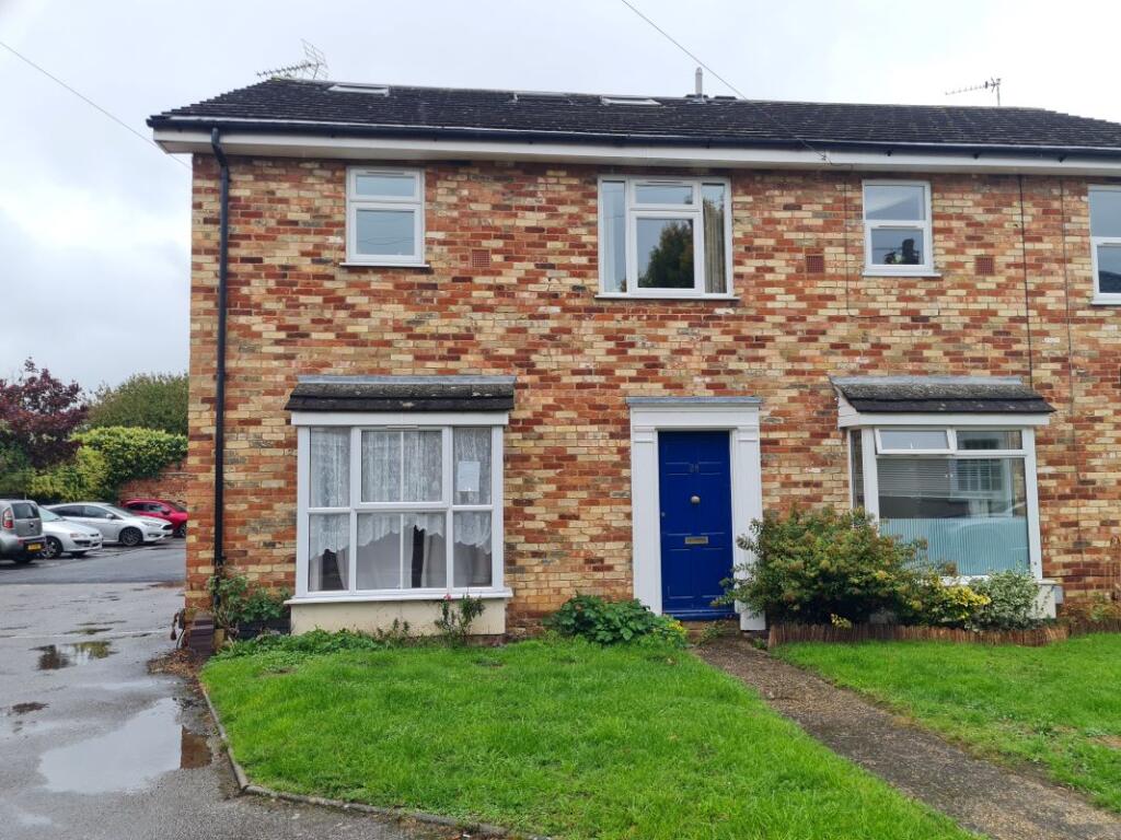Main image of property: 28 Church Road, Leighton Buzzard, Bedfordshire, LU7 2LR