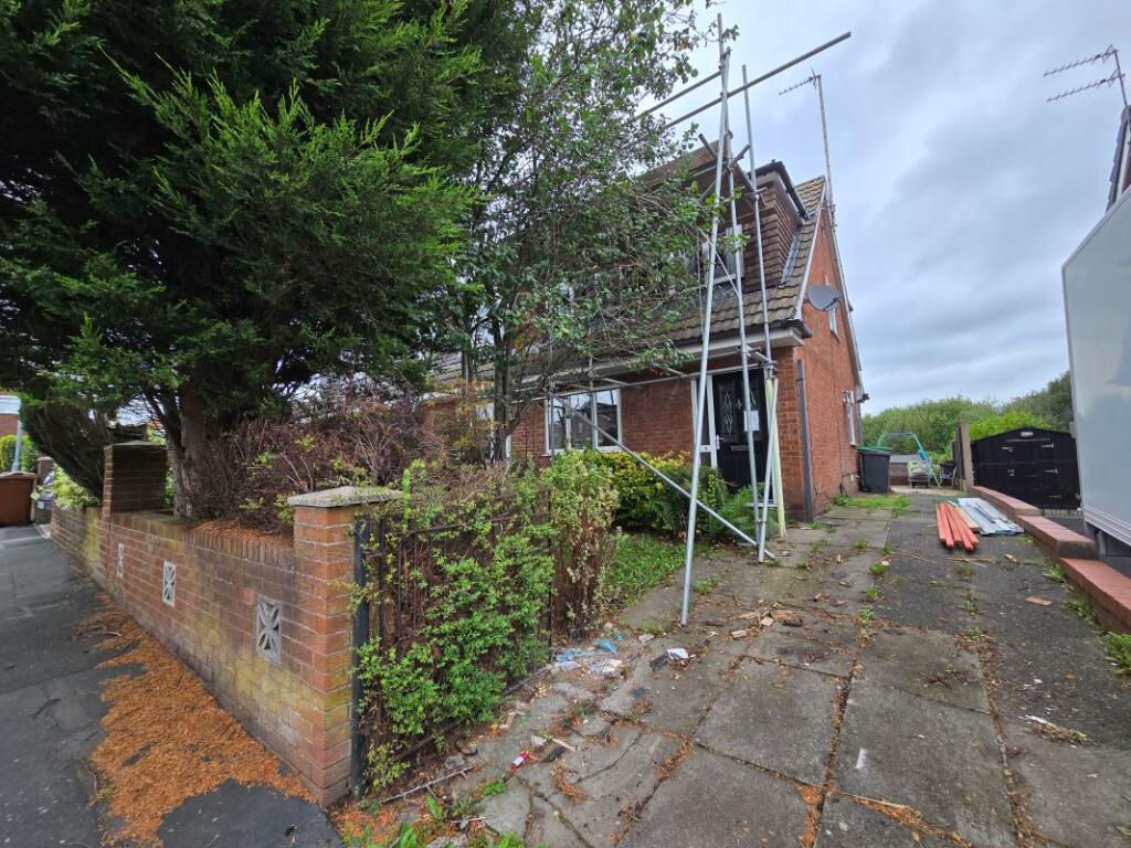 Main image of property: 3 Polperro Close, Royton, Oldham, Greater Manchester, OL2 6LA