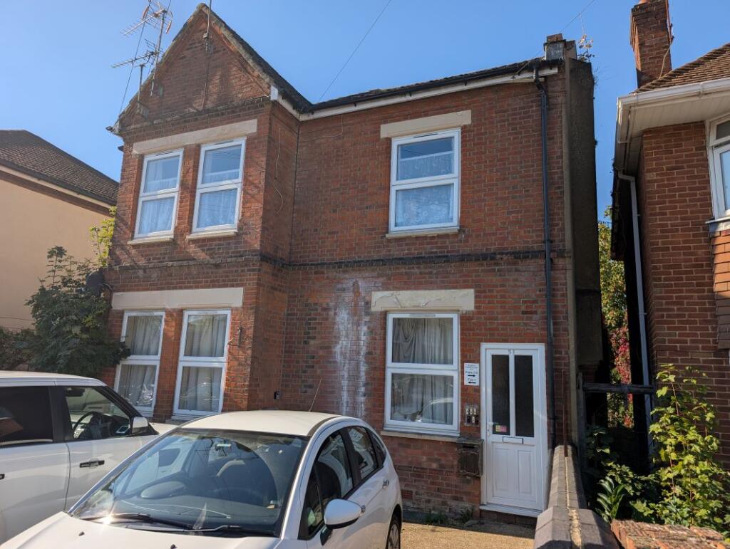 Main image of property: Flat 6, 51 Westridge Road, Portswood, Southampton, Hampshire, SO17 2HP