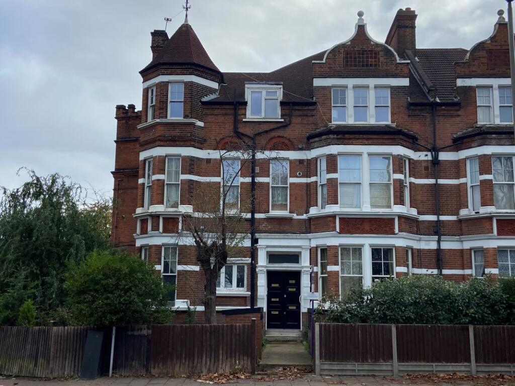 Main image of property: Flat C, 151 Nightingale Lane, London, SW12 8NQ