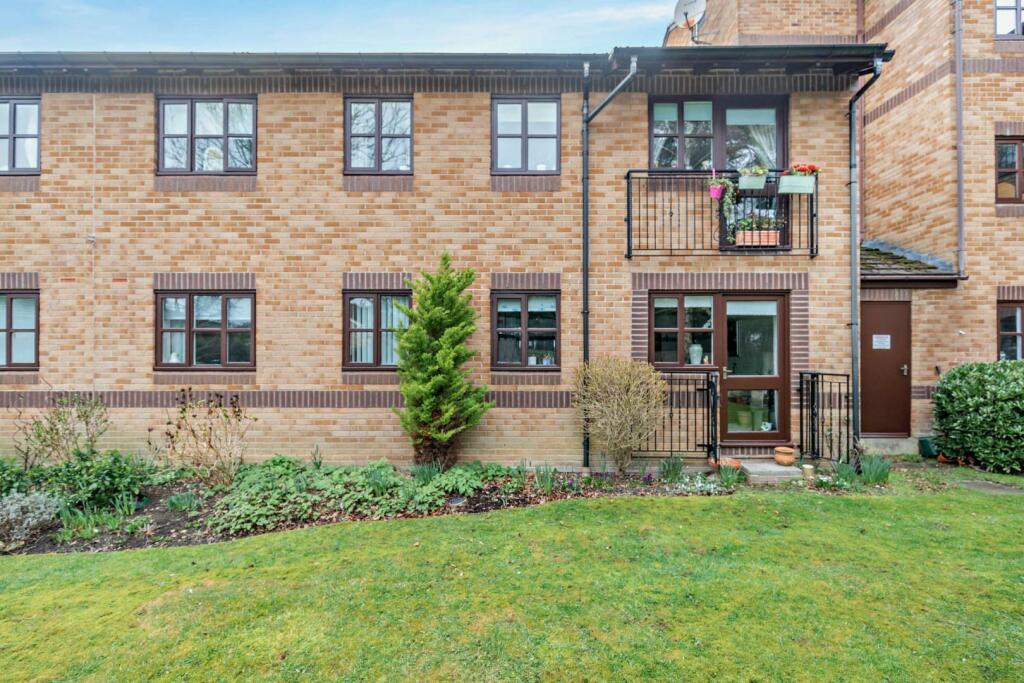 2 bedroom flat for sale in Wedderburn Lodge, Wetherby Road, Harrogate