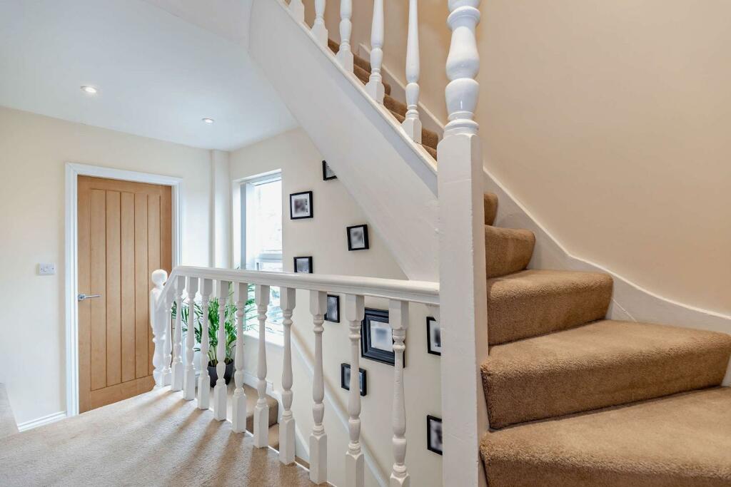 2 bedroom flat for sale in Forest Avenue, Harrogate, HG2 7JJ, HG2