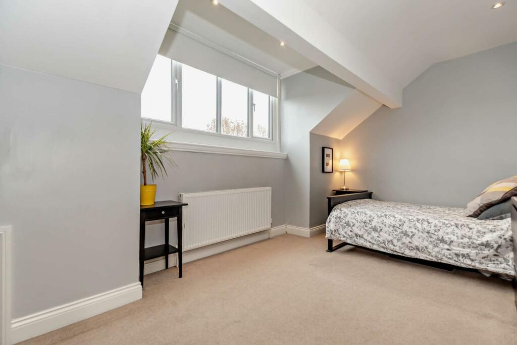 2 bedroom flat for sale in Forest Avenue, Harrogate, HG2 7JJ, HG2