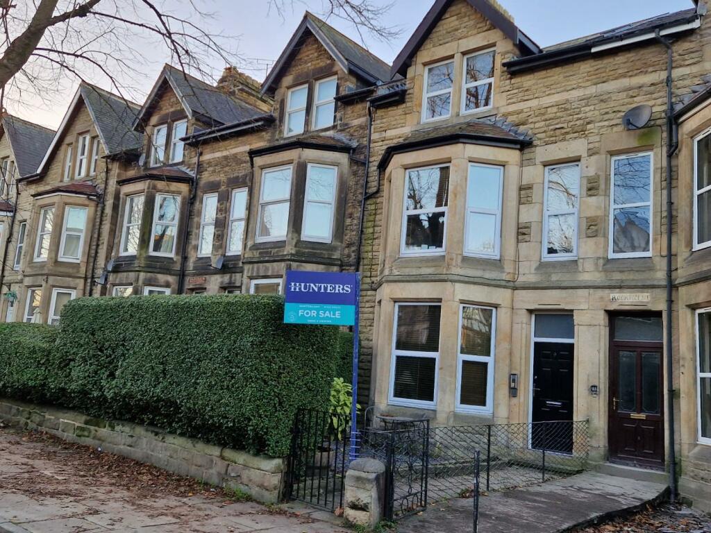 2 bedroom apartment for sale in Dragon Parade, Harrogate, HG1 5BZ, HG1