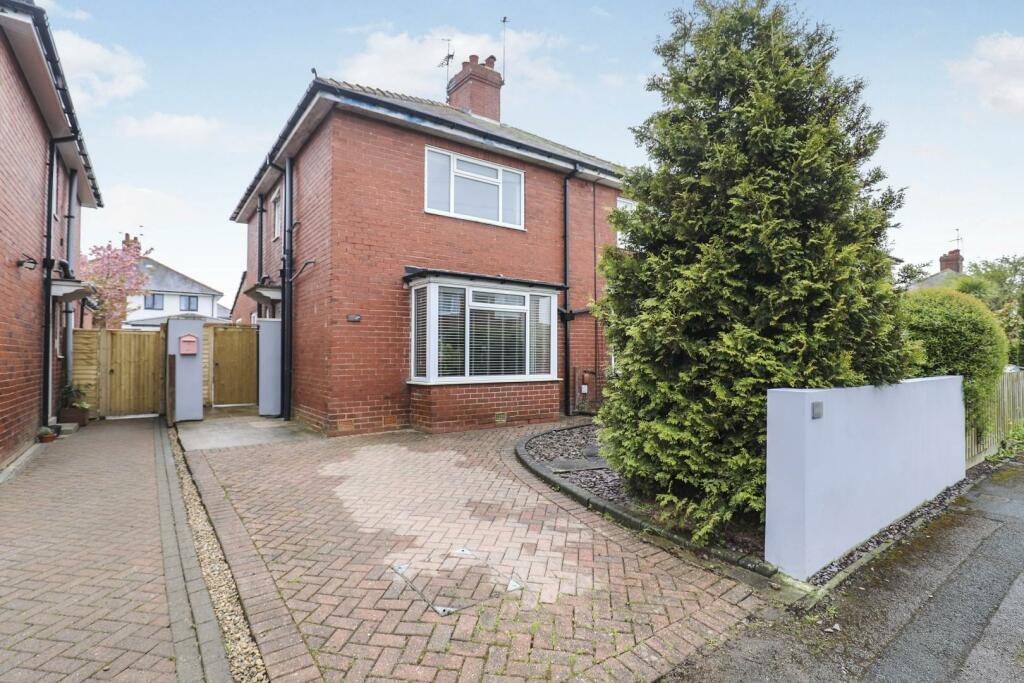 3 bedroom semidetached house for sale in St. Johns Grove, Harrogate