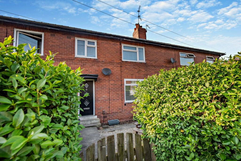 3 bedroom terraced house for sale in King Edwards Drive, Harrogate, HG1