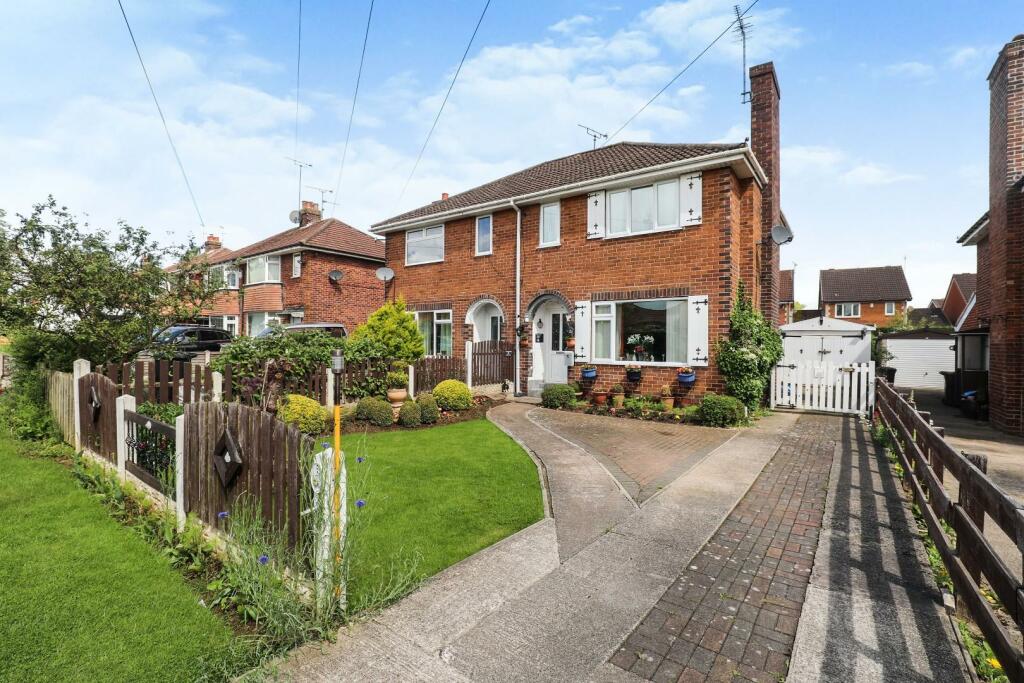 3 bedroom semidetached house for sale in Greenfields Road, Harrogate