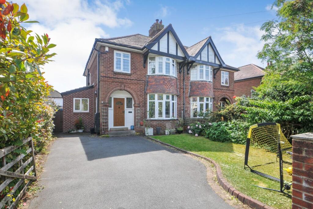 Main image of property: Roslyn Road, Harrogate