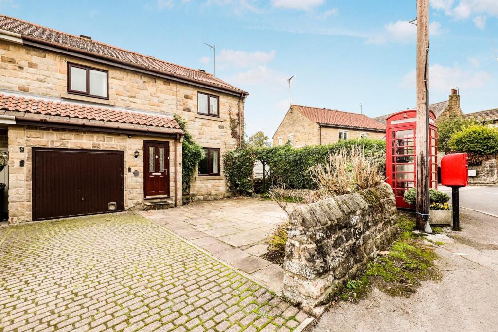 4 bedroom end of terrace house