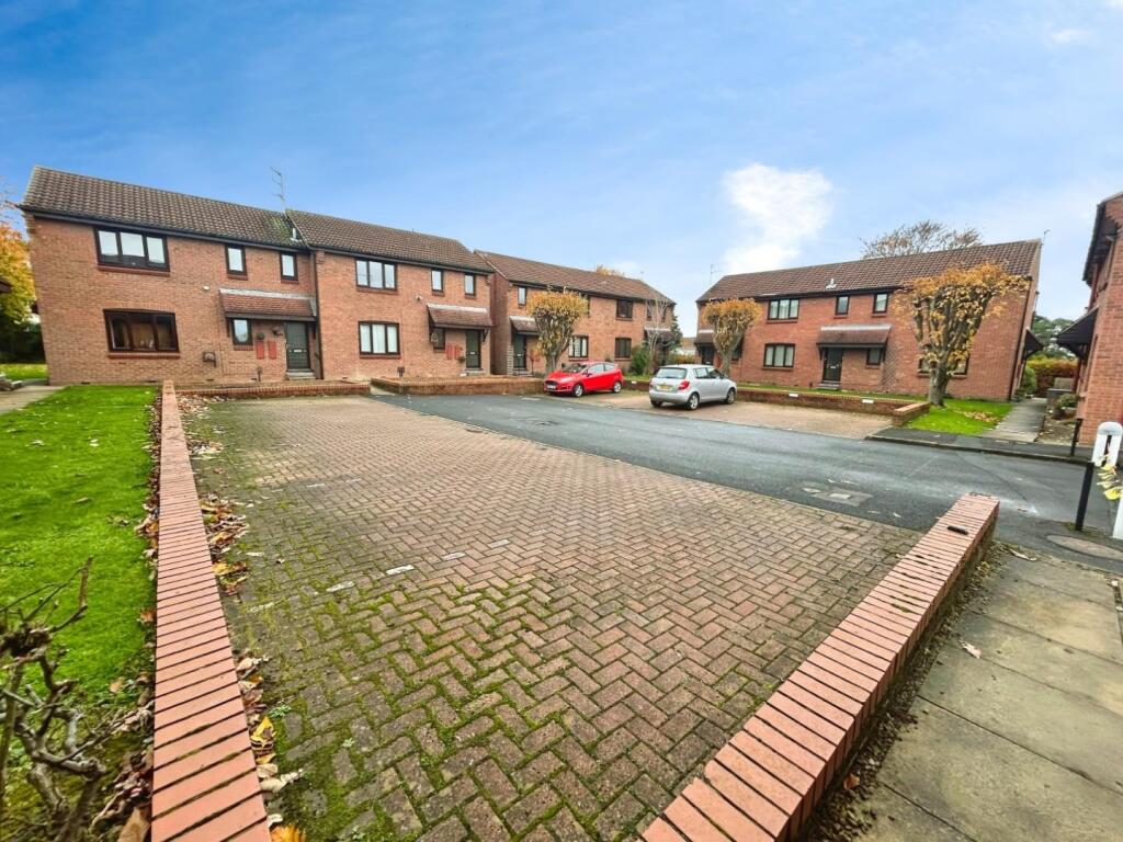 Main image of property: Birchwood Mews, Harrogate, North Yorkshire