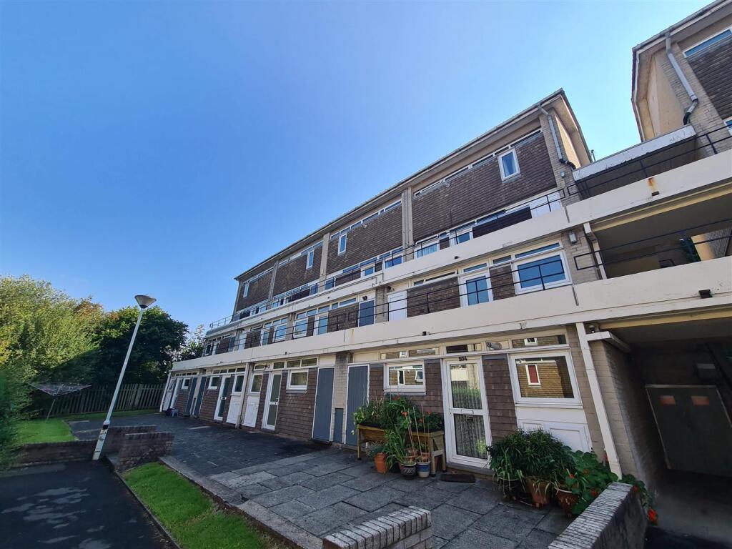 Main image of property: Chatsworth Grove, Harrogate