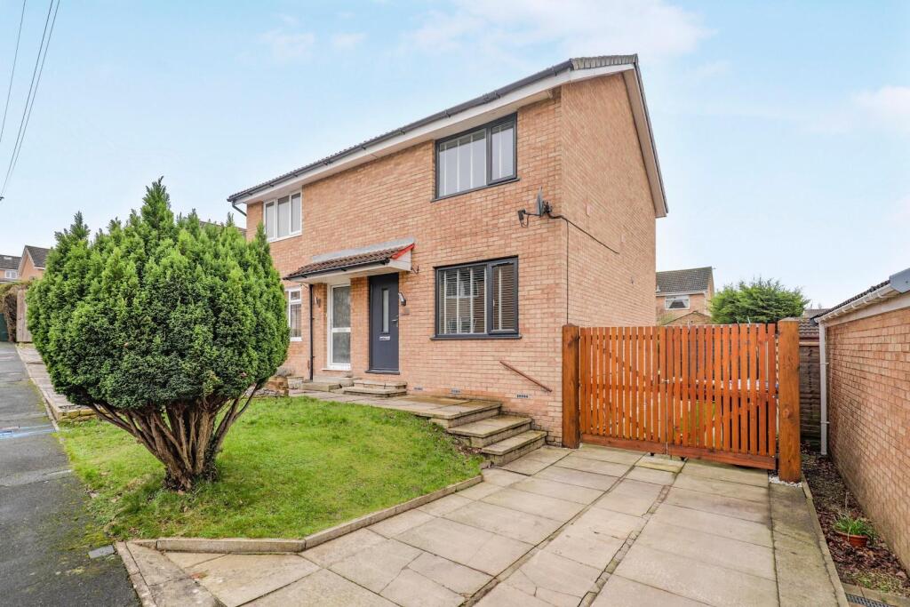 Main image of property: Nunnington Crescent, Harrogate, North Yorkshire