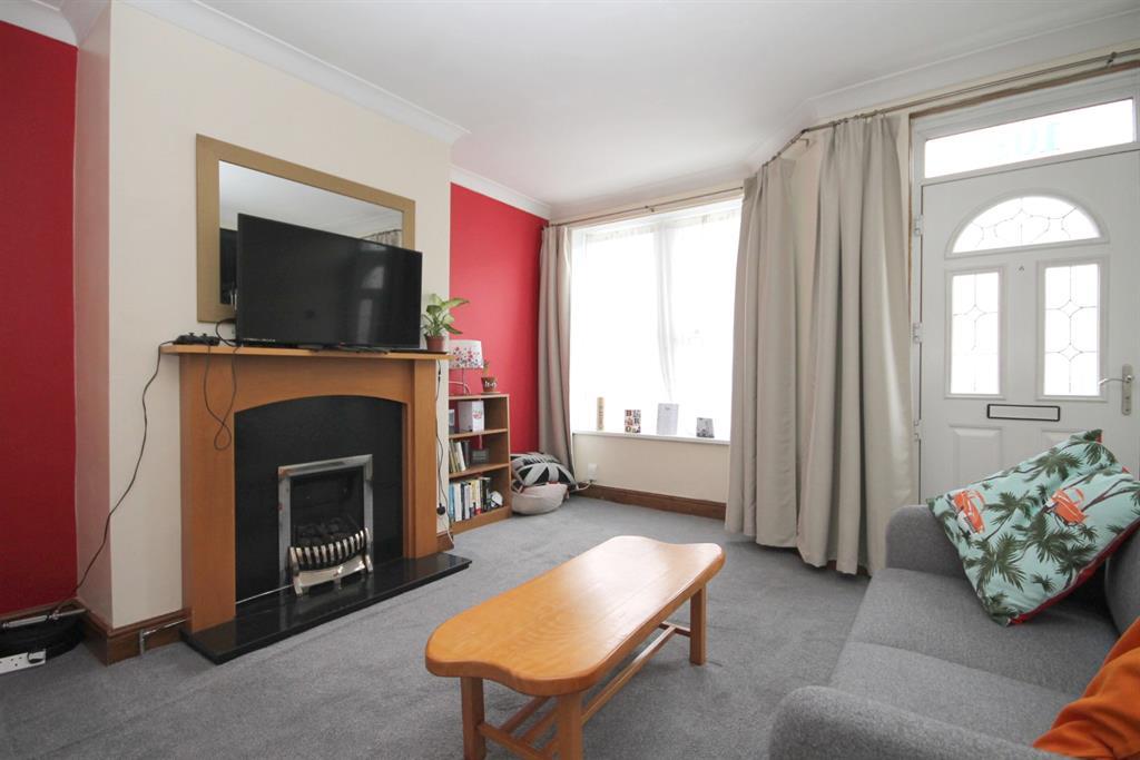 2 bedroom terraced house for sale in Regent Avenue, Harrogate, HG1 4BJ, HG1