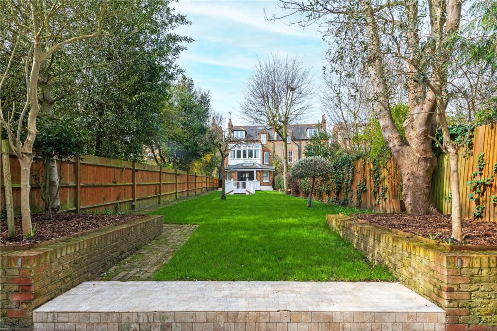 7 bedroom semidetached house for sale in Lyford Road, London, SW18
