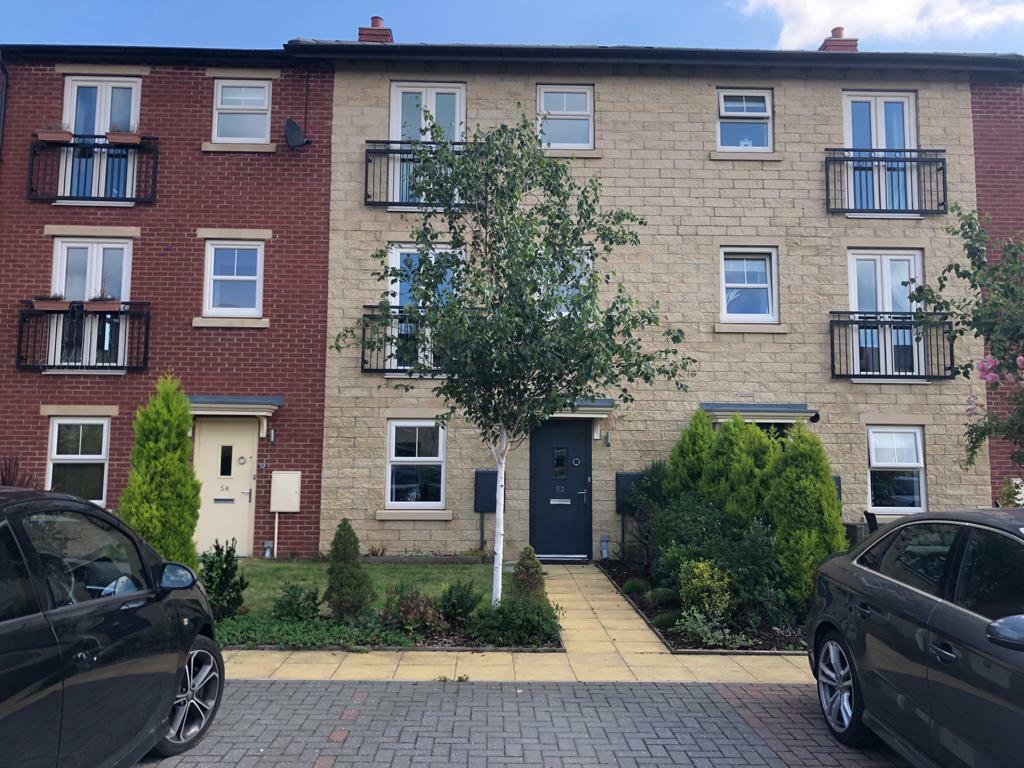 2 bedroom town house for rent in Holts Crest Way, Leeds, LS12