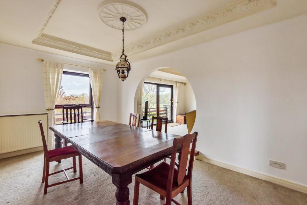 3 bedroom detached bungalow for sale in Wetherby Road, Collingham