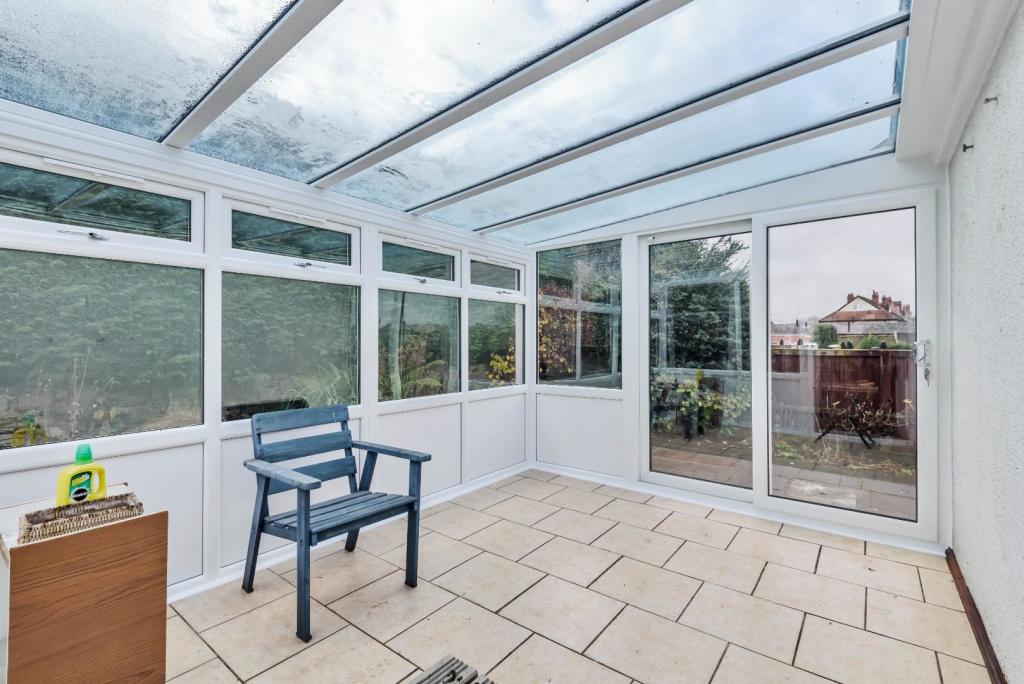 3 bedroom detached bungalow for sale in Wetherby Road, Collingham