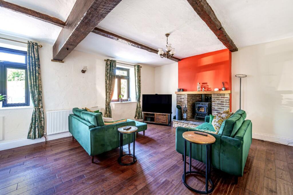 3 bedroom semidetached house for sale in Main Street South, Aberford