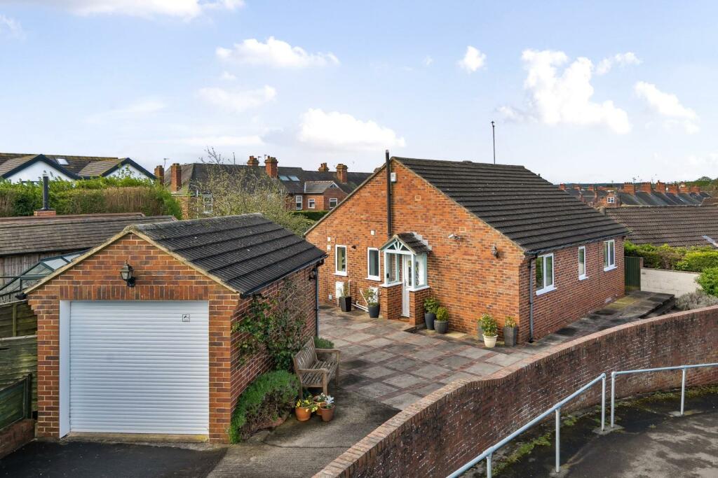 3 bedroom detached bungalow for sale in Auster Bank Crescent, Tadcaster
