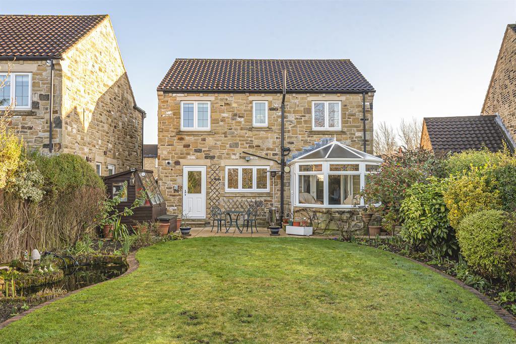 4 bedroom detached house for sale in Trust Fold, Burton Salmon, Leeds