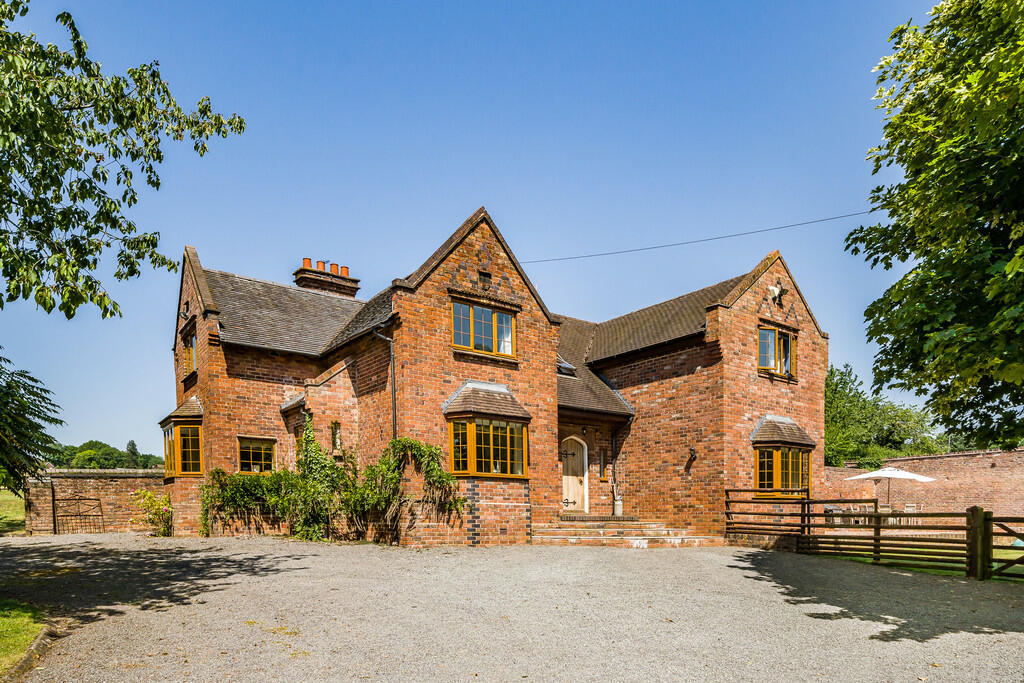 6 bedroom farm house for sale in Castle Farm, Stourton, Stourbridge, DY7