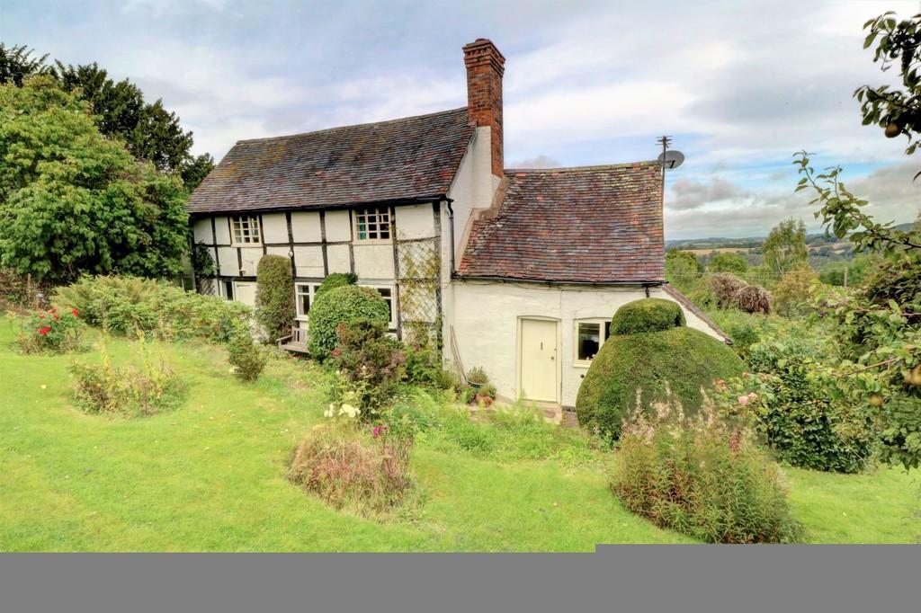 2 bedroom cottage for sale in Kingswood, Martley, Worcester, WR6