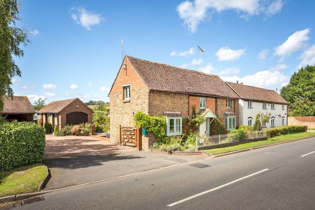 4 bedroom cottage for sale in Berrow Green Road, Martley, WR6