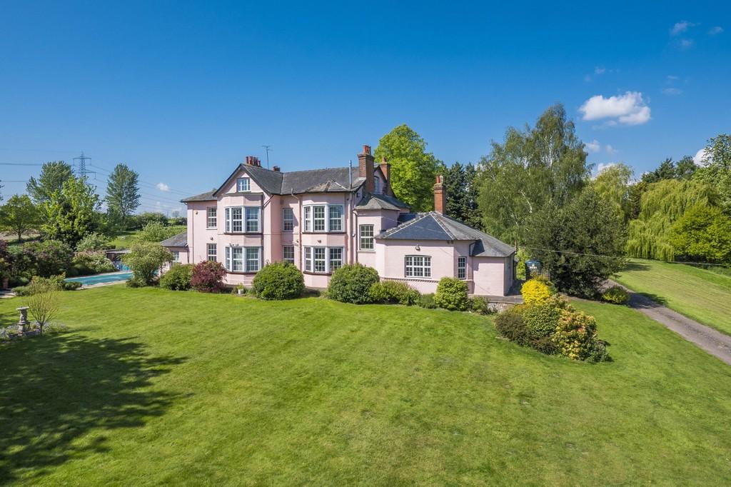 6 bedroom detached house for sale in Layham, Ipswich, Suffolk, IP7